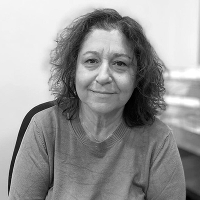 Dña. Rosa Martínez